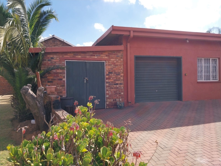 6 Bedroom Property for Sale in Rayton Gauteng