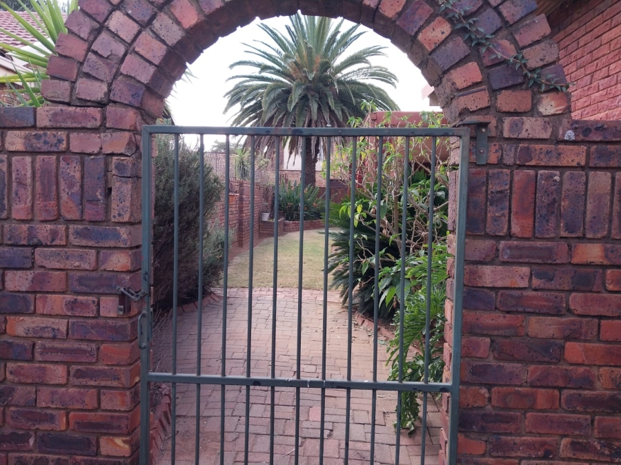 6 Bedroom Property for Sale in Rayton Gauteng