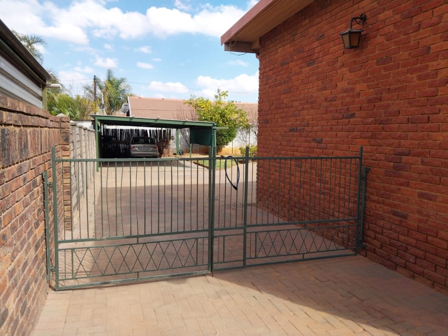 6 Bedroom Property for Sale in Rayton Gauteng