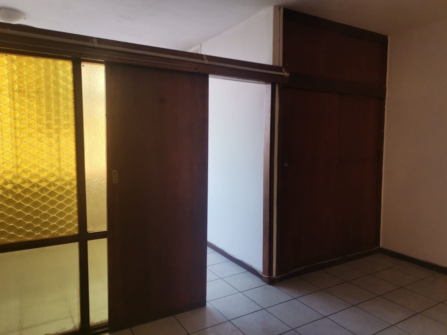 1 Bedroom Property for Sale in Gezina Gauteng