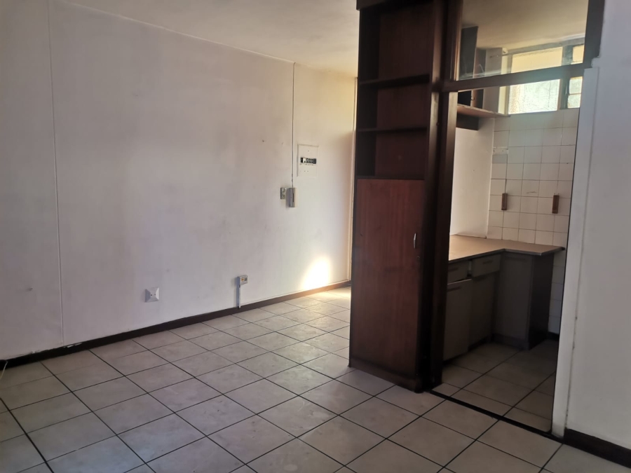 1 Bedroom Property for Sale in Gezina Gauteng