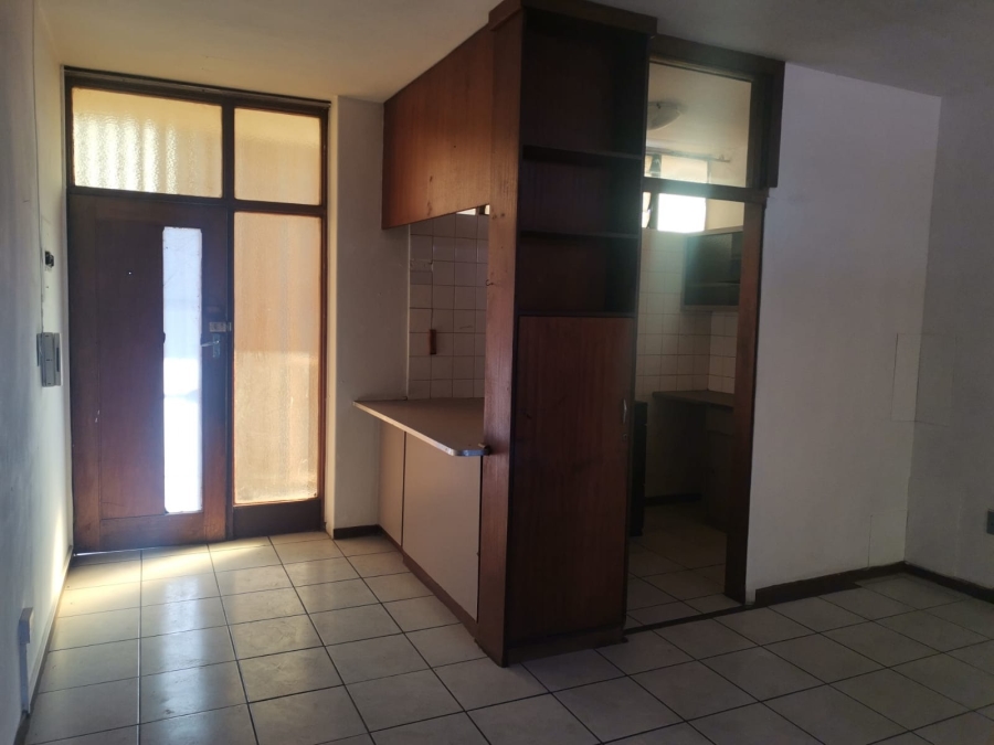 1 Bedroom Property for Sale in Gezina Gauteng