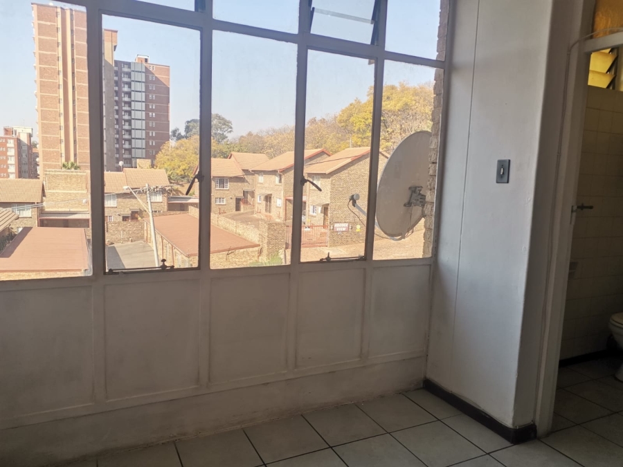 1 Bedroom Property for Sale in Gezina Gauteng