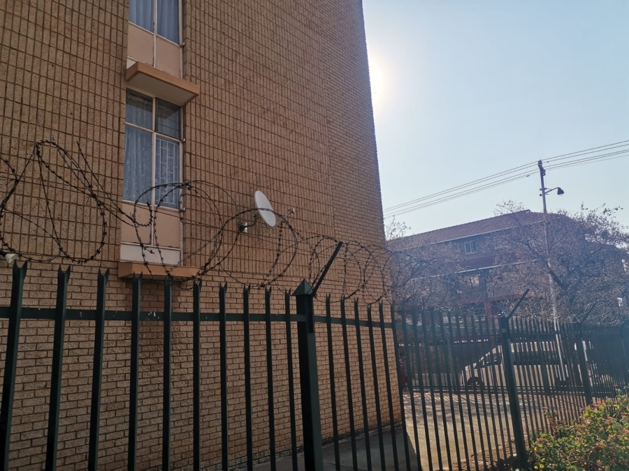 1 Bedroom Property for Sale in Gezina Gauteng