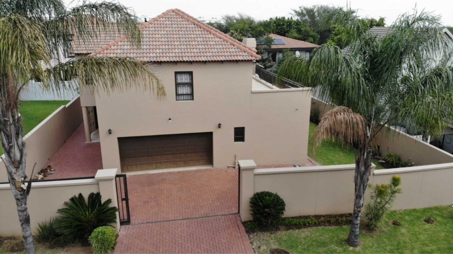 4 Bedroom Property for Sale in Greenstone Hill Gauteng