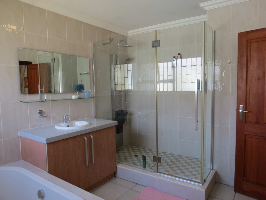 4 Bedroom Property for Sale in Greenstone Hill Gauteng