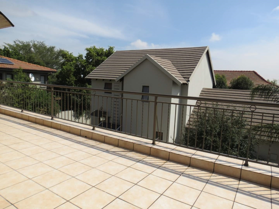 4 Bedroom Property for Sale in Greenstone Hill Gauteng