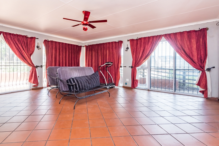 3 Bedroom Property for Sale in Glen Austin Gauteng