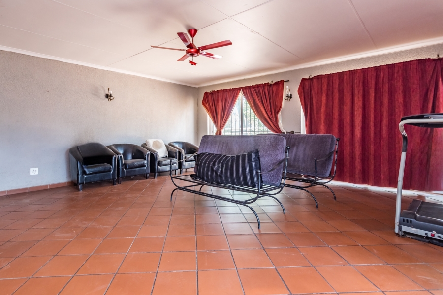 3 Bedroom Property for Sale in Glen Austin Gauteng