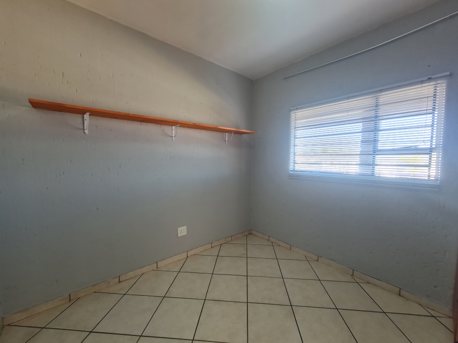 To Let 2 Bedroom Property for Rent in Croydon Gauteng