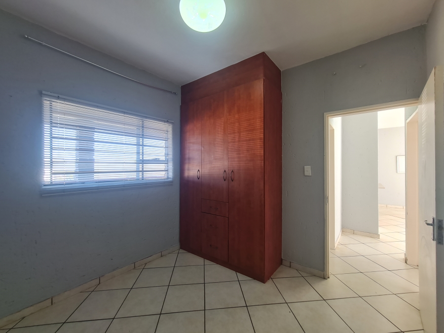 To Let 2 Bedroom Property for Rent in Croydon Gauteng