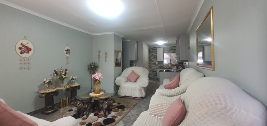 2 Bedroom Property for Sale in Elspark Gauteng