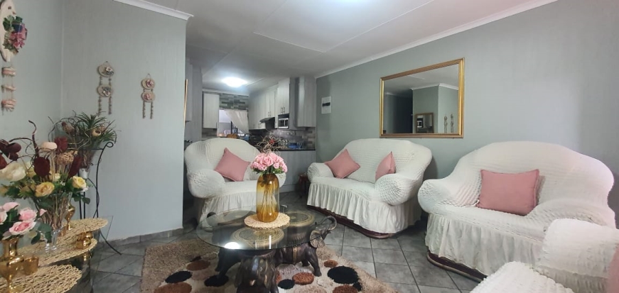 2 Bedroom Property for Sale in Elspark Gauteng