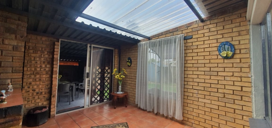 2 Bedroom Property for Sale in Elspark Gauteng