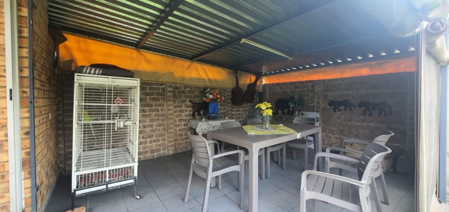 2 Bedroom Property for Sale in Elspark Gauteng