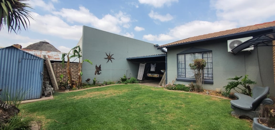 2 Bedroom Property for Sale in Elspark Gauteng