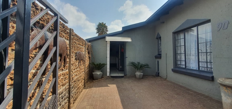 2 Bedroom Property for Sale in Elspark Gauteng