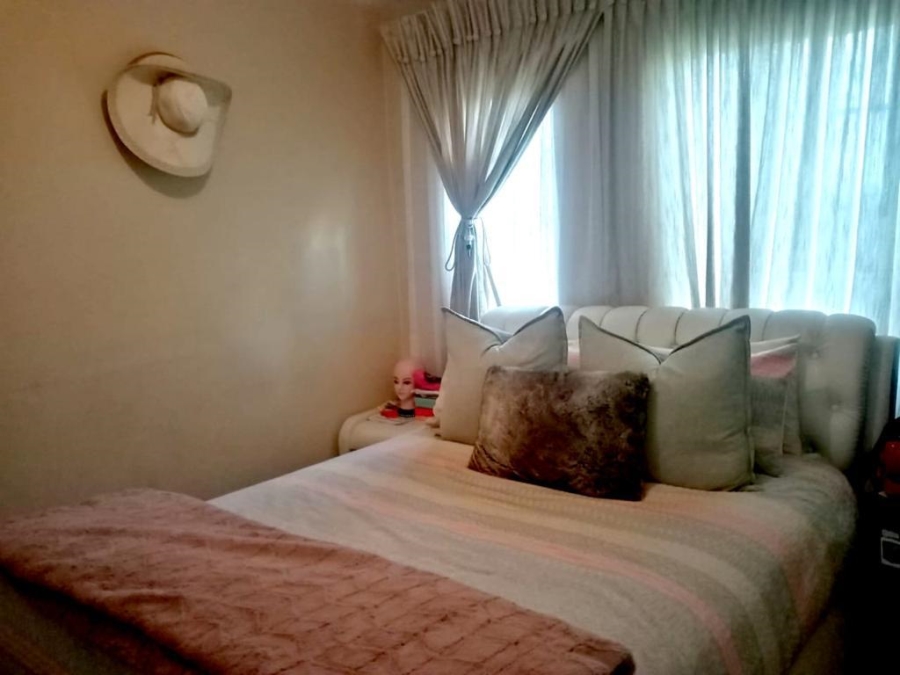 2 Bedroom Property for Sale in Noordwyk Gauteng