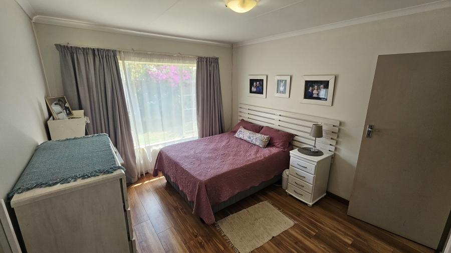 2 Bedroom Property for Sale in Pierre Van Ryneveld Gauteng