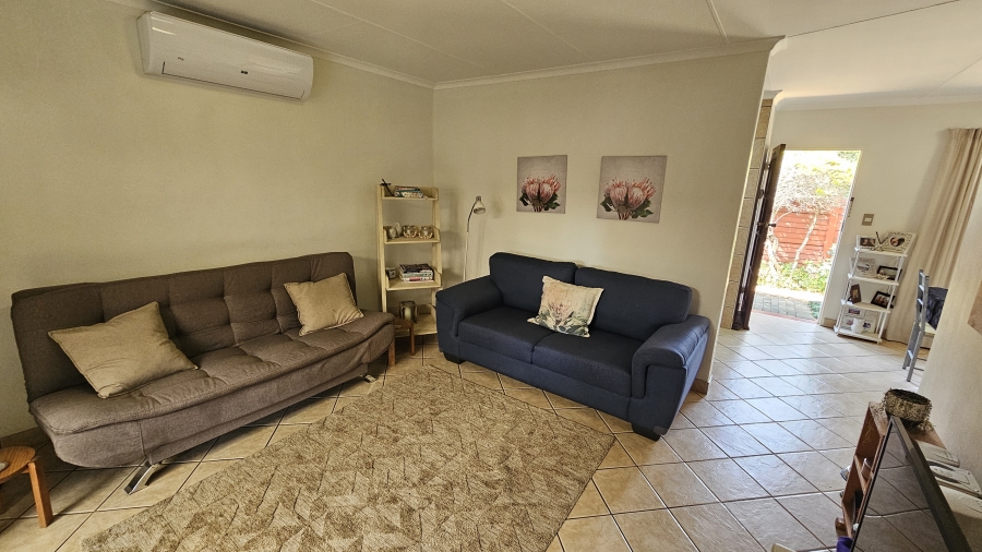 2 Bedroom Property for Sale in Pierre Van Ryneveld Gauteng