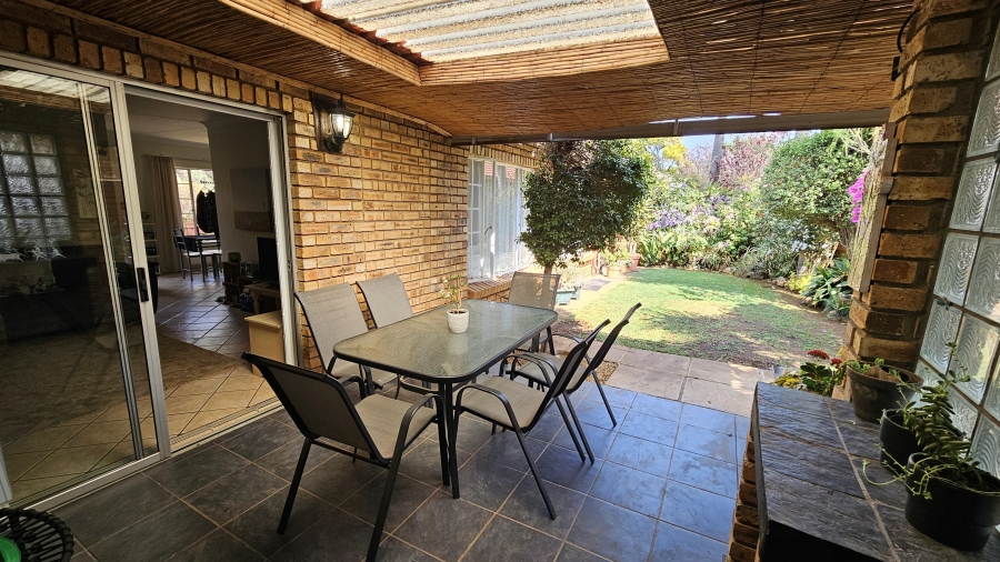 2 Bedroom Property for Sale in Pierre Van Ryneveld Gauteng