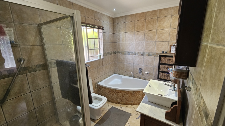 2 Bedroom Property for Sale in Pierre Van Ryneveld Gauteng