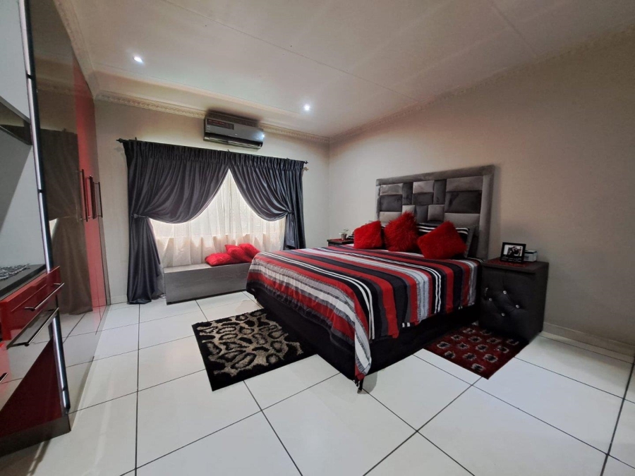 3 Bedroom Property for Sale in Sonland Park Gauteng