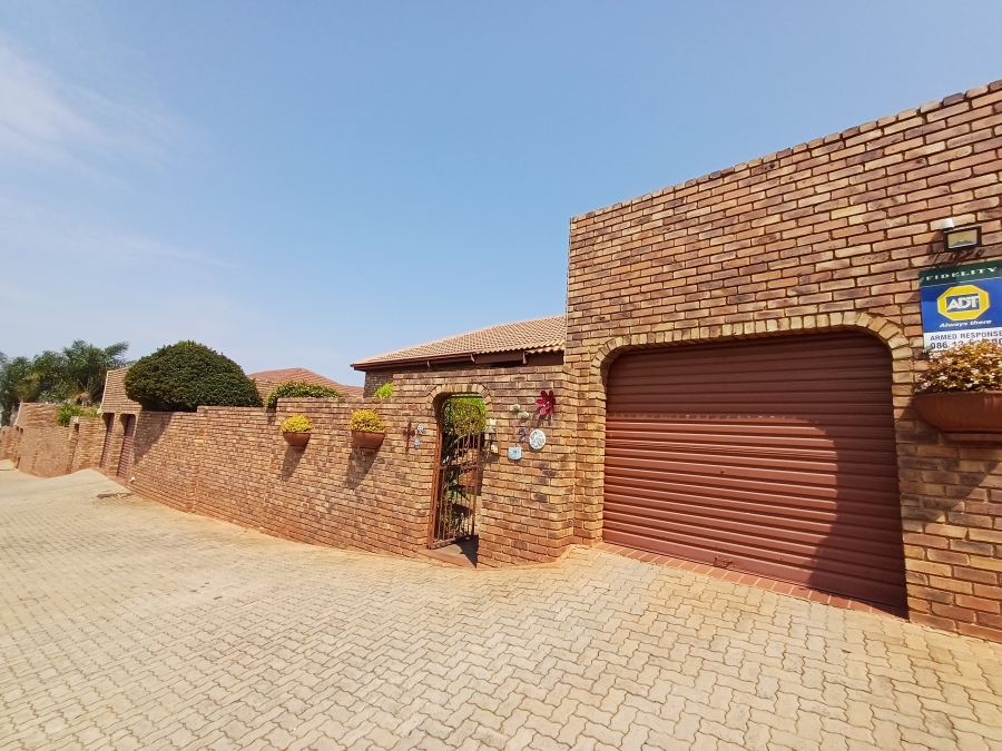 3 Bedroom Property for Sale in Noordheuwel Gauteng