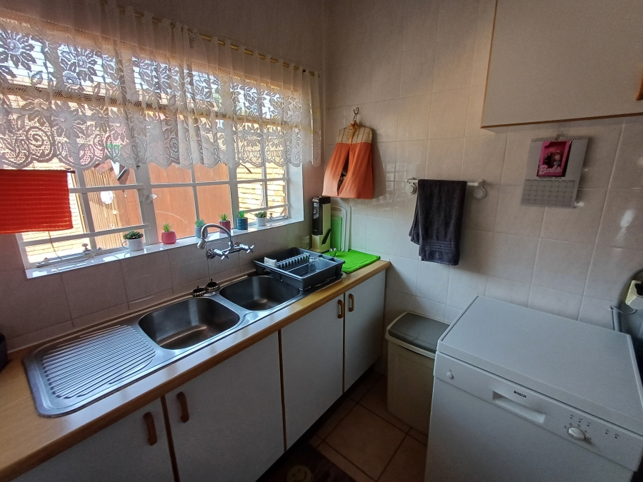 3 Bedroom Property for Sale in Noordheuwel Gauteng