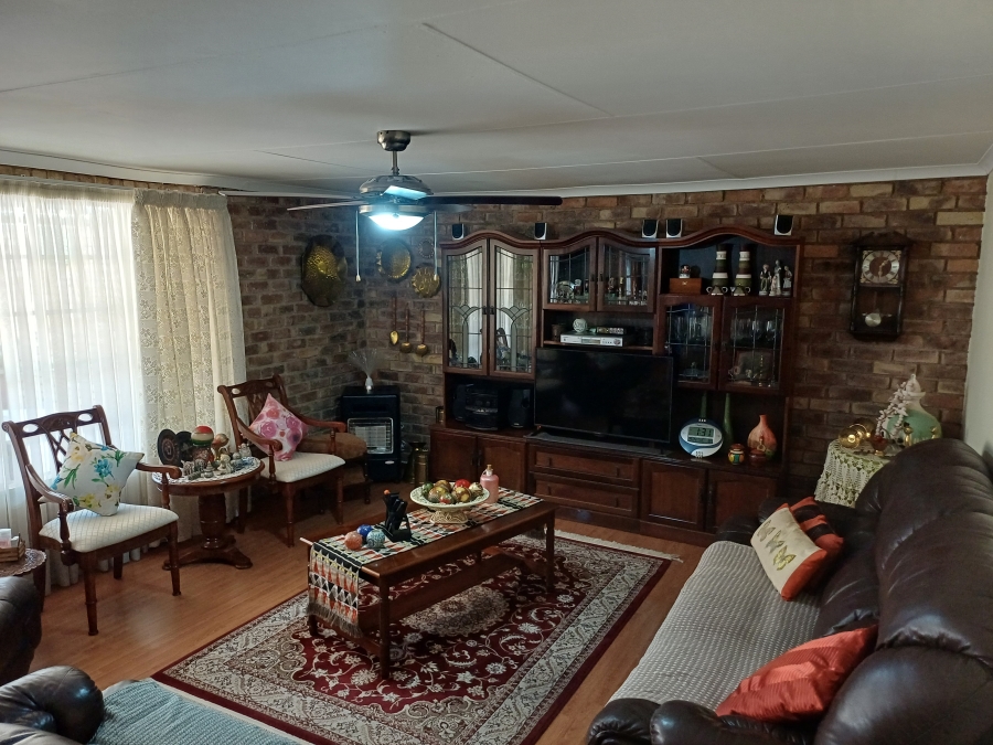 3 Bedroom Property for Sale in Noordheuwel Gauteng