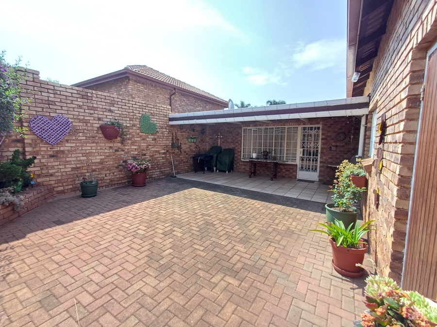 3 Bedroom Property for Sale in Noordheuwel Gauteng