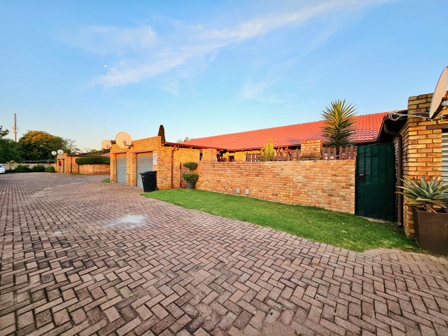 2 Bedroom Property for Sale in Birchleigh Gauteng