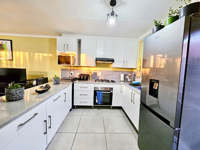 2 Bedroom Property for Sale in Birchleigh Gauteng