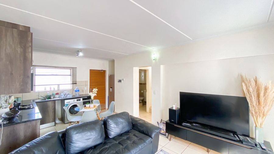 2 Bedroom Property for Sale in Barbeque Downs Gauteng