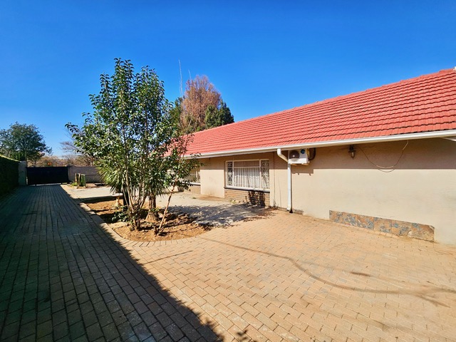 3 Bedroom Property for Sale in Edenvale Central Gauteng