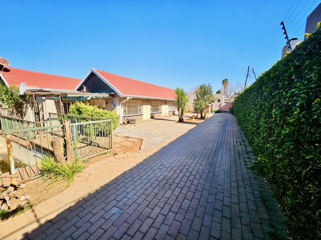 3 Bedroom Property for Sale in Edenvale Central Gauteng