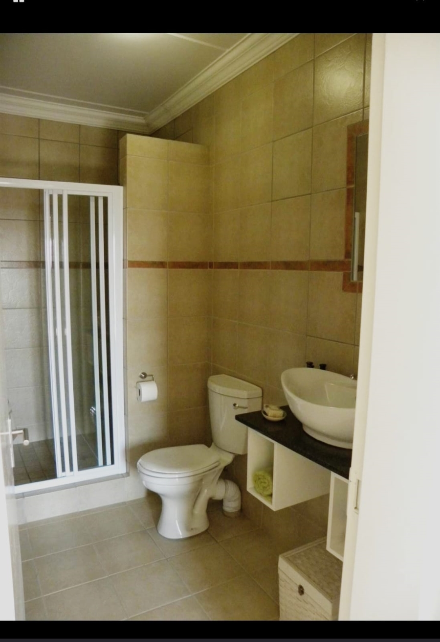 To Let 1 Bedroom Property for Rent in Buccleuch Gauteng