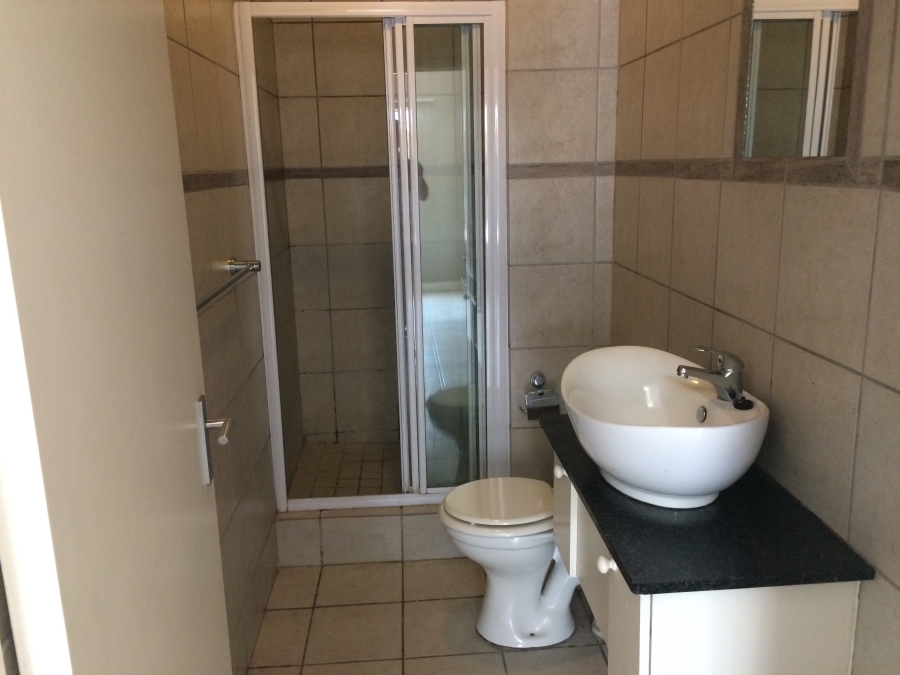 To Let 1 Bedroom Property for Rent in Buccleuch Gauteng