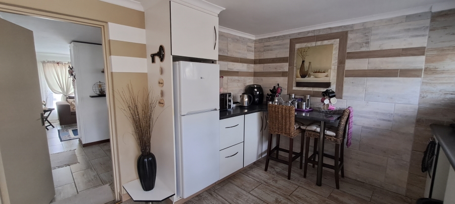 To Let 1 Bedroom Property for Rent in South Crest Gauteng