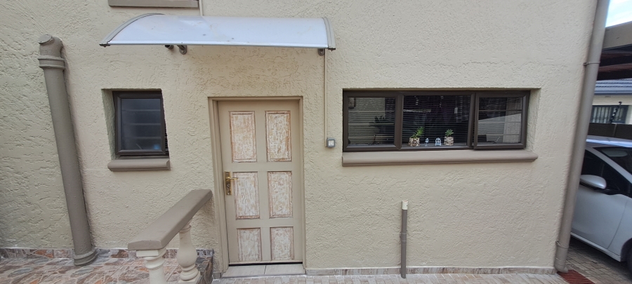 To Let 1 Bedroom Property for Rent in South Crest Gauteng