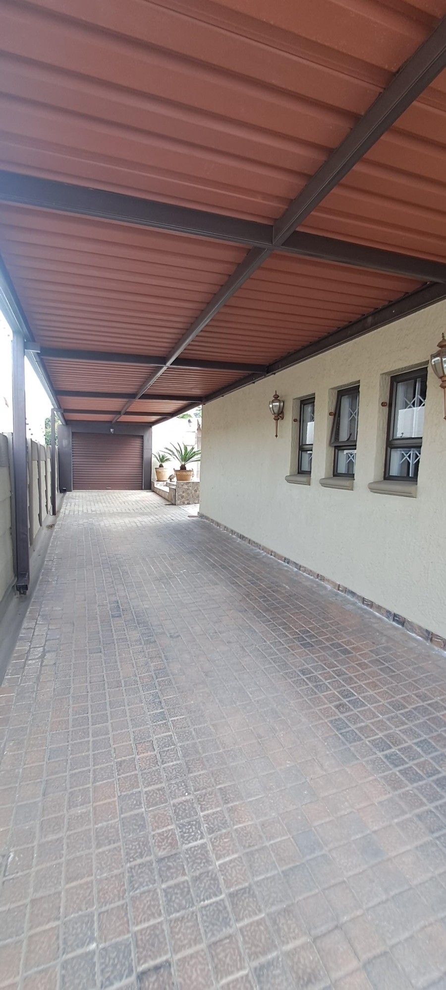 To Let 1 Bedroom Property for Rent in South Crest Gauteng