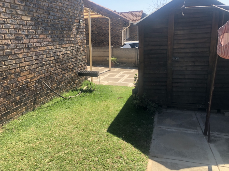 3 Bedroom Property for Sale in Mondeor Gauteng