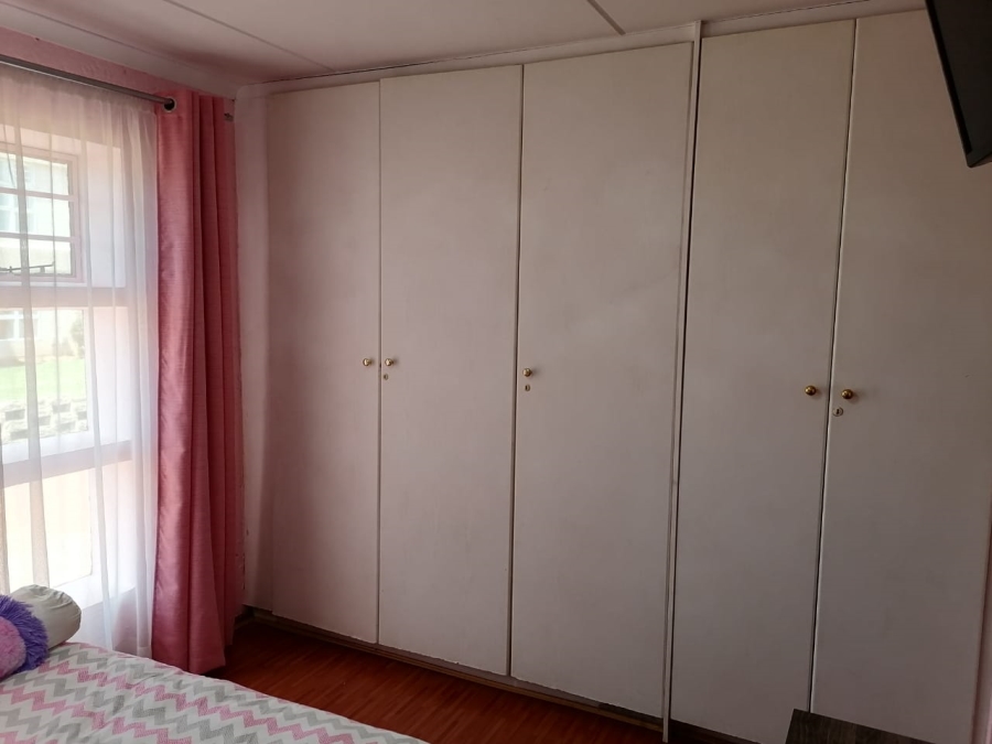 3 Bedroom Property for Sale in Mondeor Gauteng