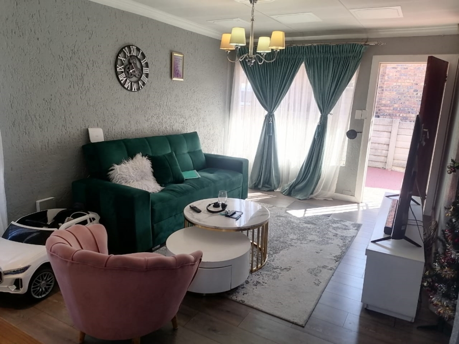 3 Bedroom Property for Sale in Mondeor Gauteng