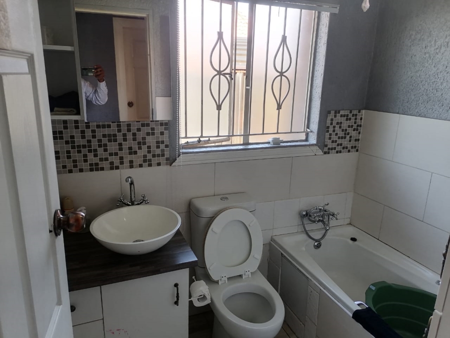 3 Bedroom Property for Sale in Mondeor Gauteng