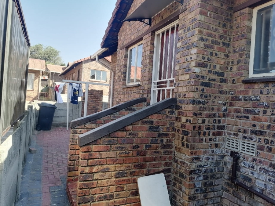 3 Bedroom Property for Sale in Mondeor Gauteng