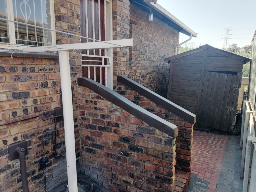 3 Bedroom Property for Sale in Mondeor Gauteng