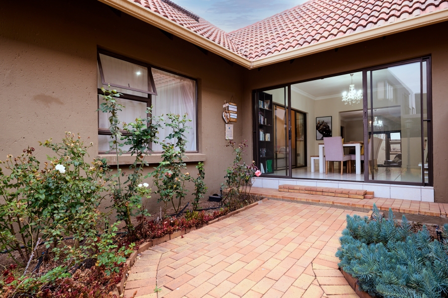 3 Bedroom Property for Sale in Carlswald North Estate Gauteng