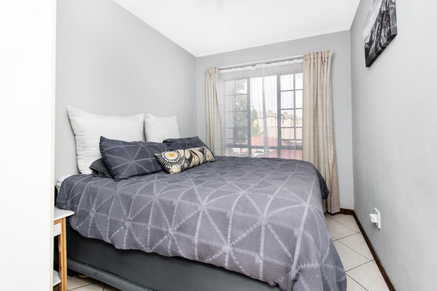 2 Bedroom Property for Sale in Noordwyk Gauteng