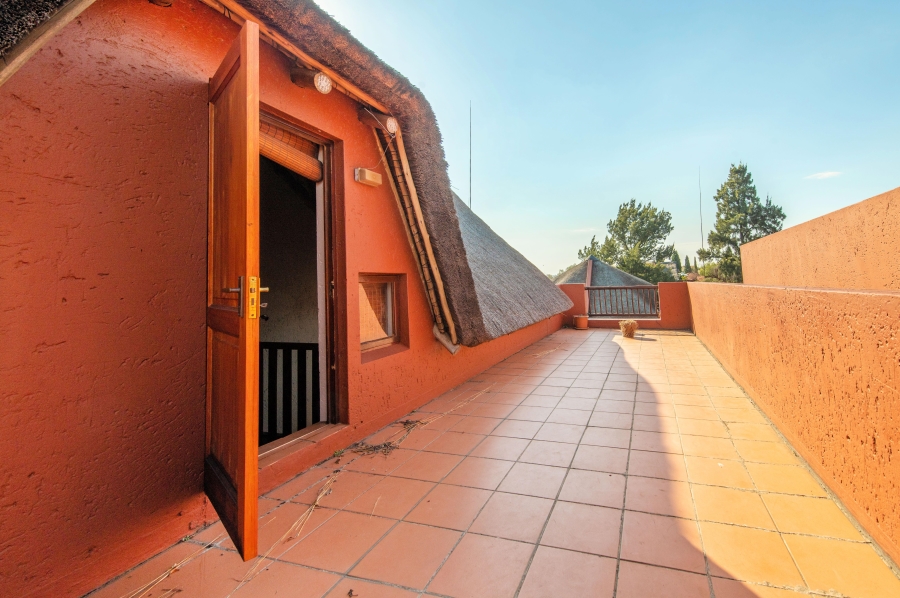 2 Bedroom Property for Sale in Sunninghill Gauteng